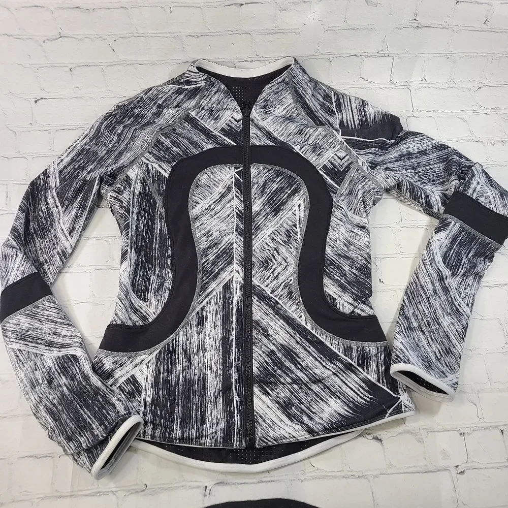 Lululemon Find Your Bliss Jacket •Black / Heatwave White Black / White Size 6